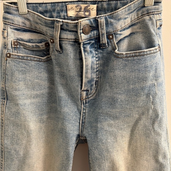 We The Free Vintage Style CRVY High Rise Raw Hem Straight Leg Jeans Size 26 - Picture 5 of 17